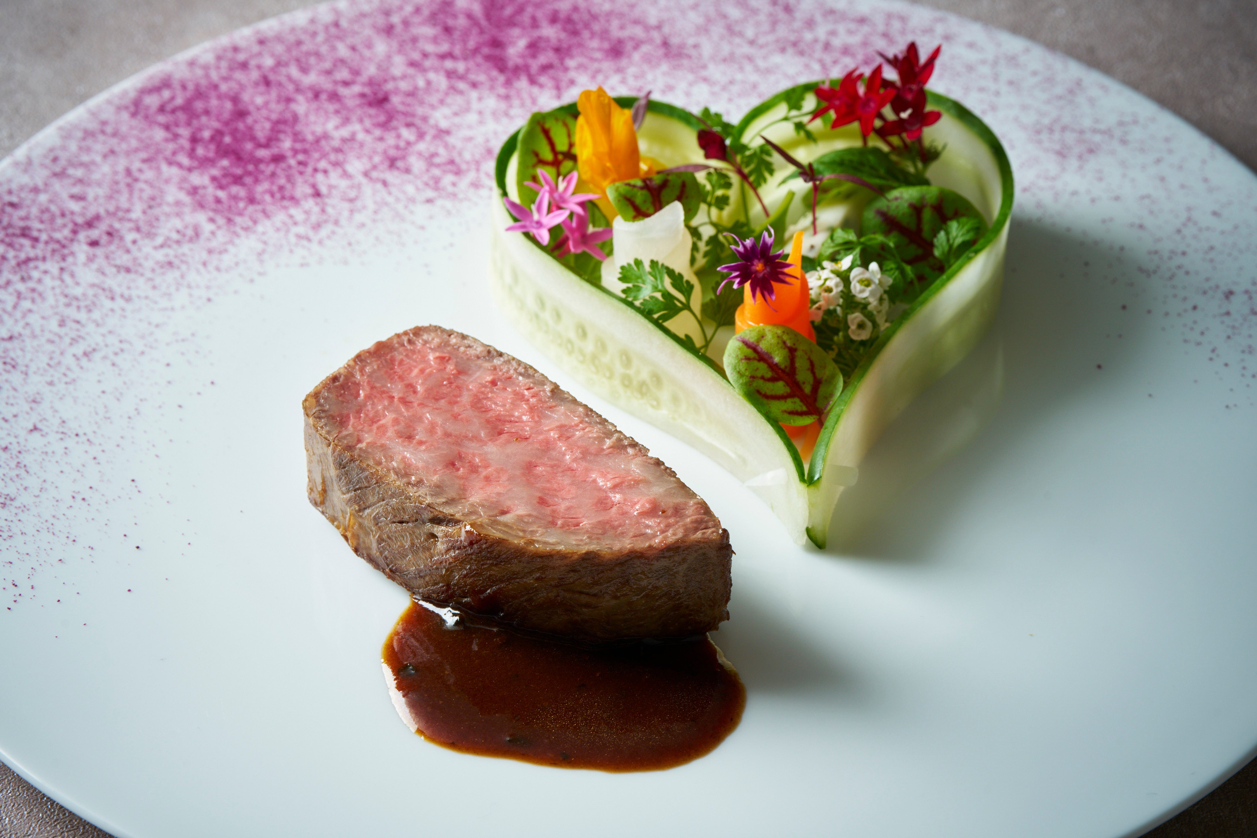 沖縄県産黒毛和牛ランプのポワレ