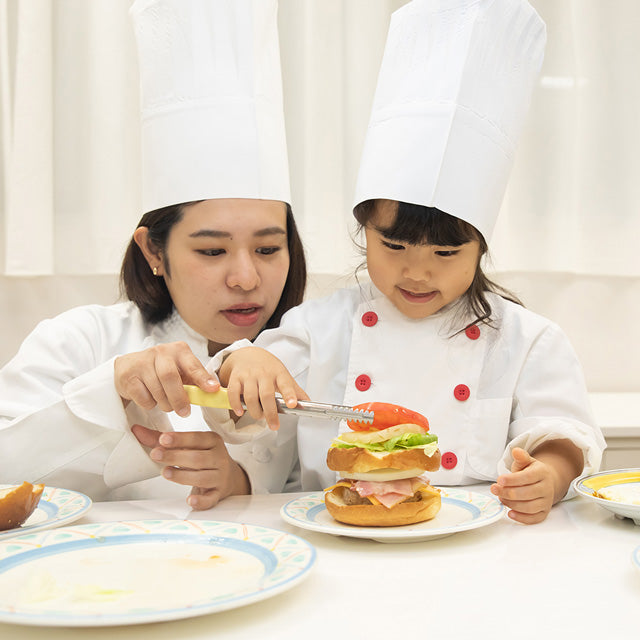 親子でRバーガーづくり