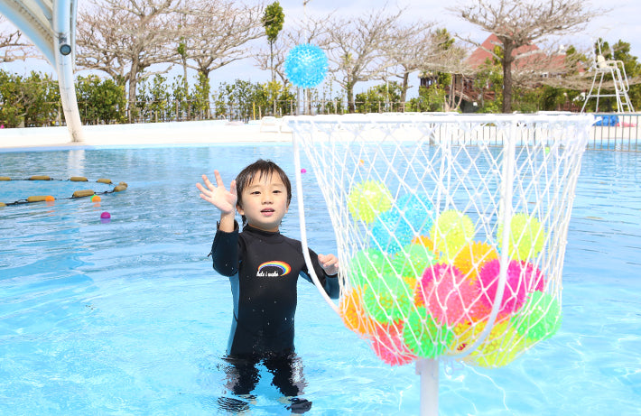 A competition to find a ball and coin in the pool